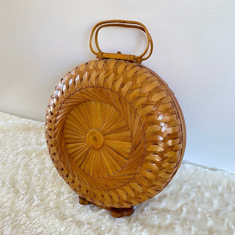 Vintage Round Woven Straw Rattan Purse Rare